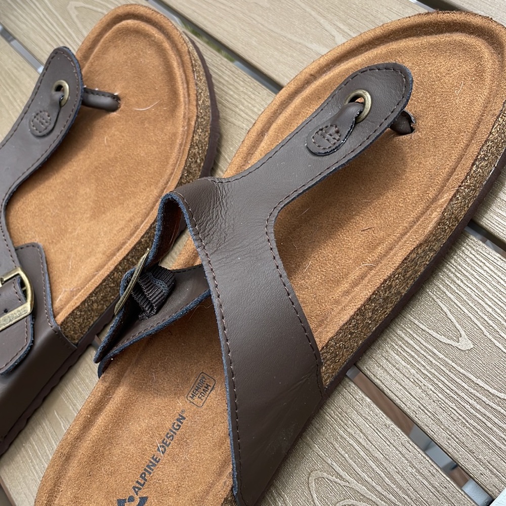 Alpine Design Sandals - Picture 4 of 4